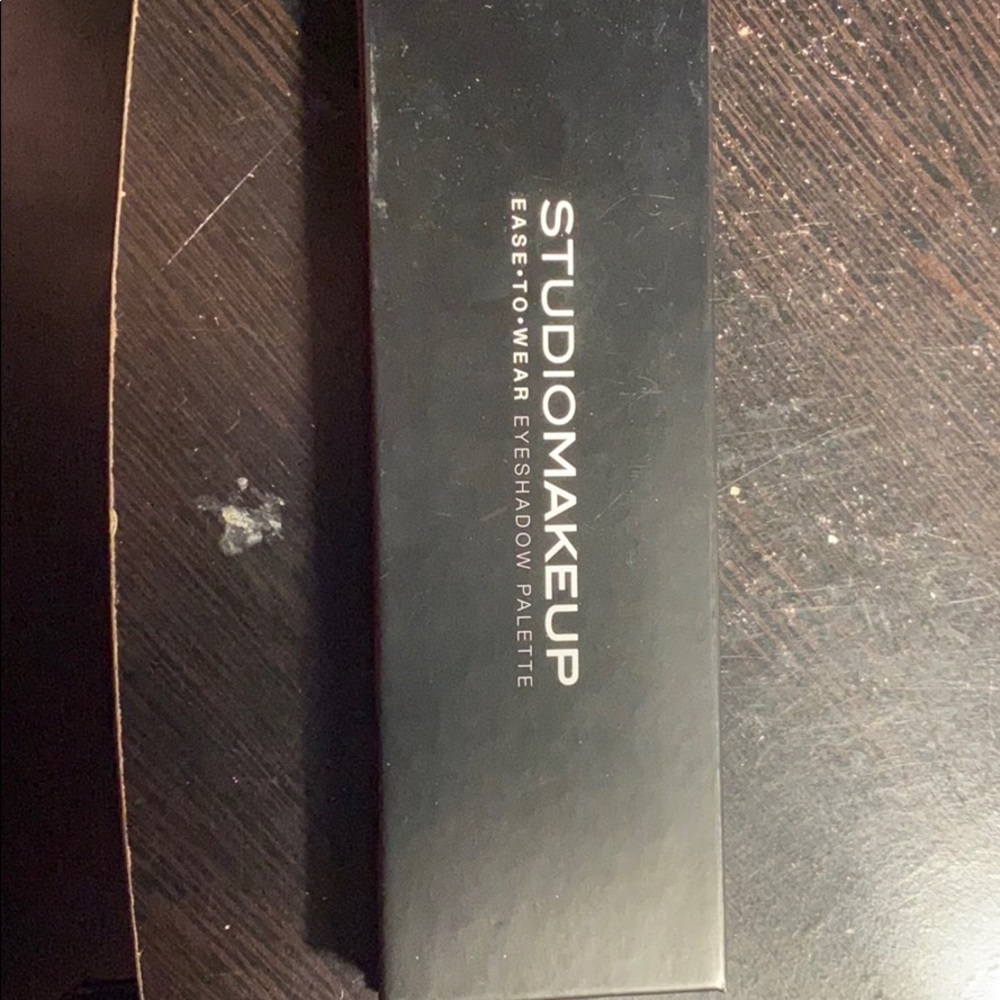 Studio makeup eyeshadow pallet